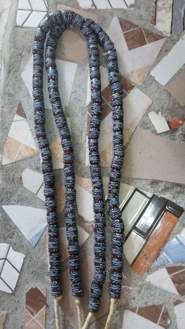 collier-ghaneen-marron-gris